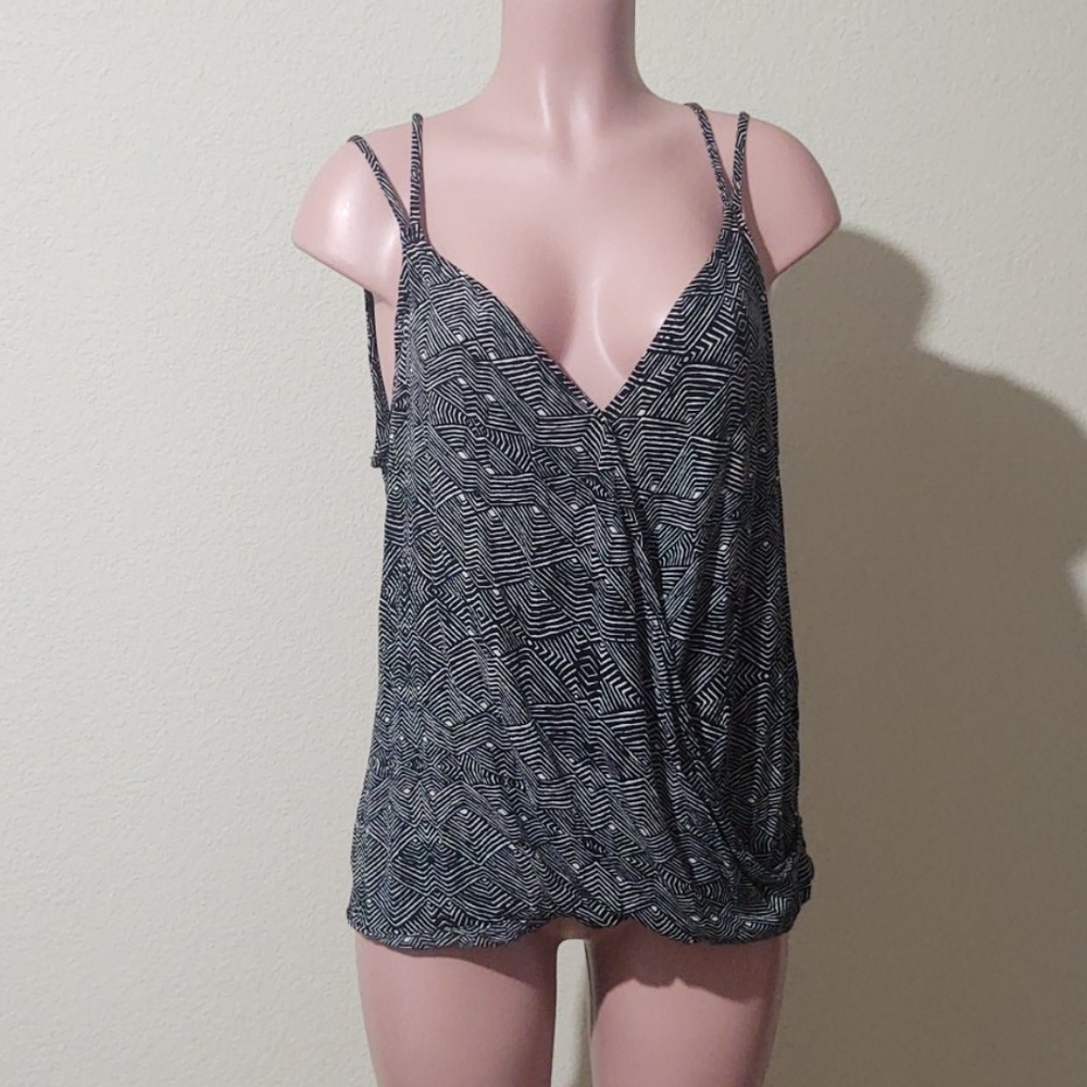 Strappy shoulder tank top SZ XL